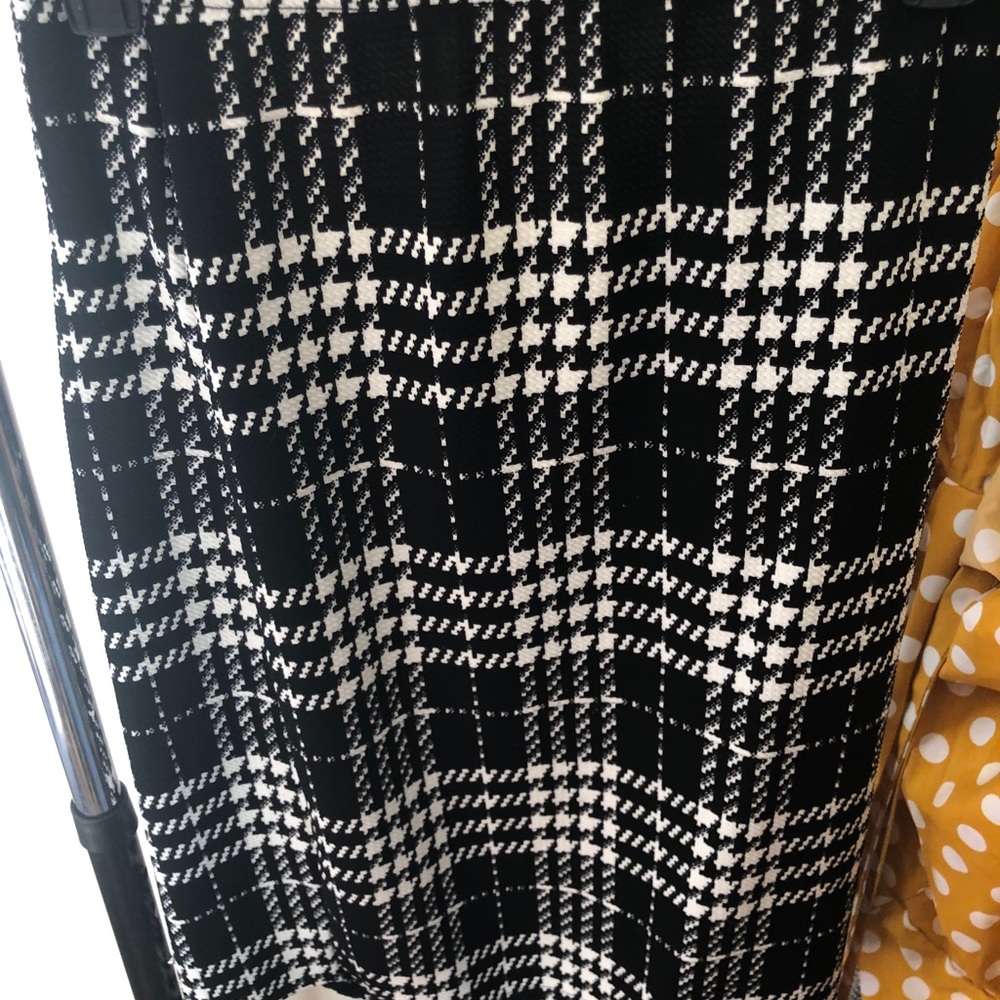 Houndstooth Print Pencil Skirt